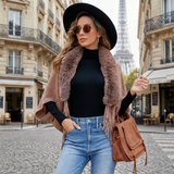 Poncho Feminino Elegante com Gola em Pelúcia